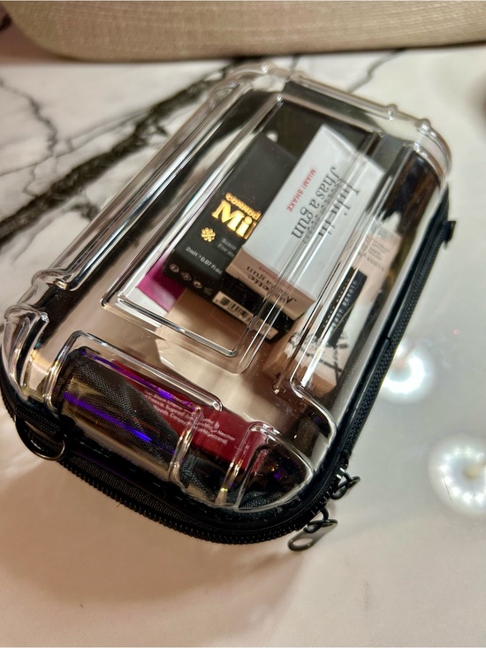 The Unbranded Brand Handbags - Transparent Makeup Protection Case